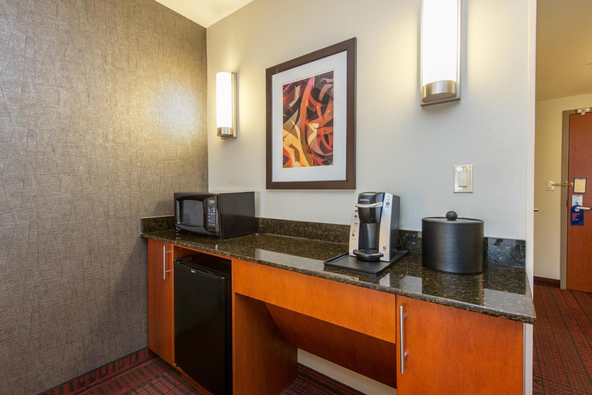 Holiday Inn Express Hotel & Suites Auburn By Ihg Zewnętrze zdjęcie